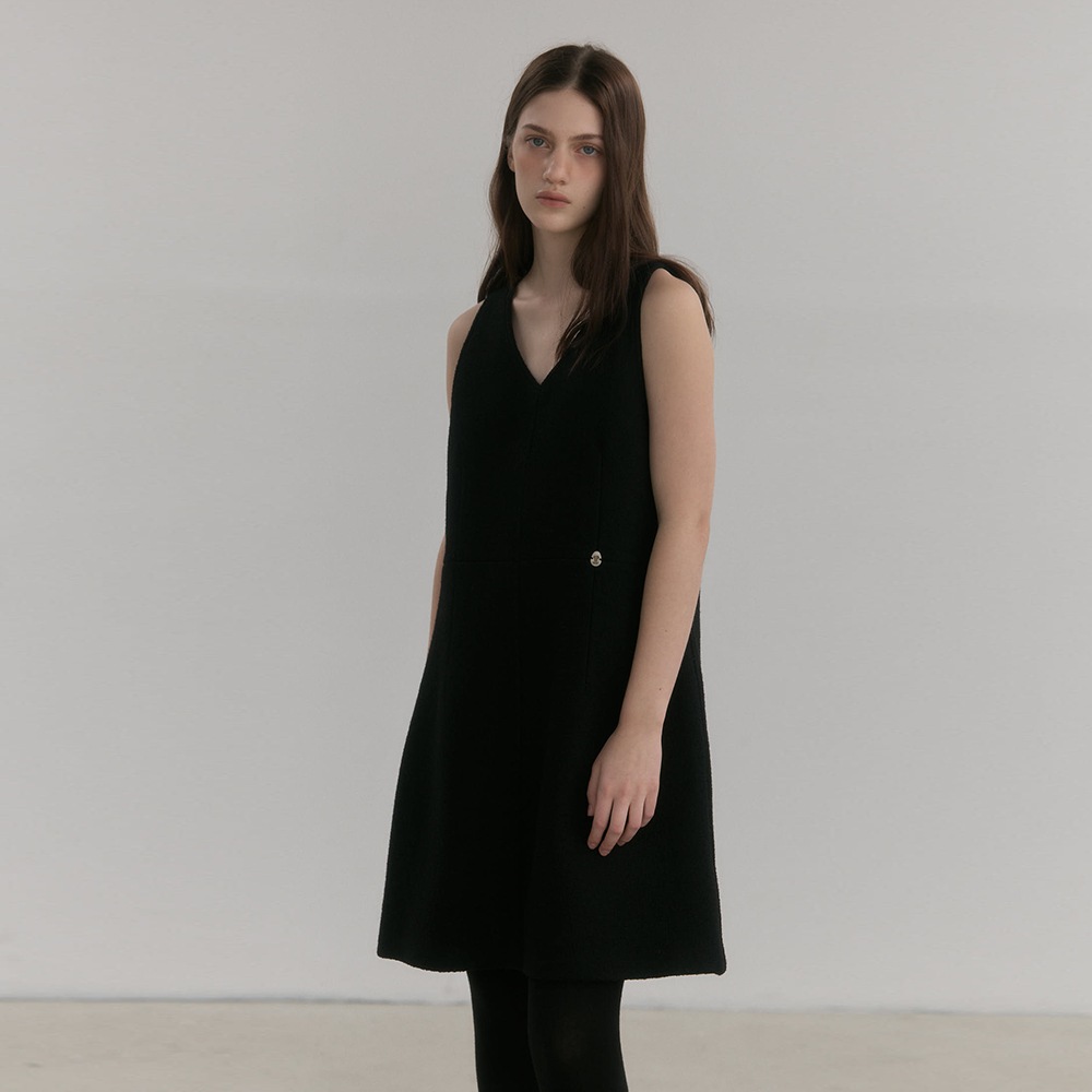 Carmel V-Neck Dress (Black)