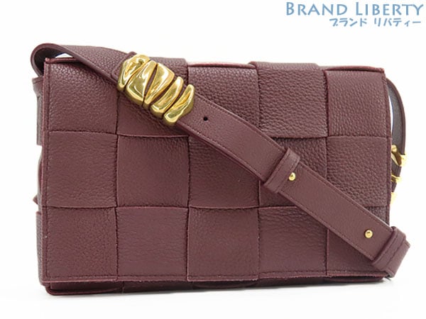 新品同様ボッテガヴェネタイントレチャートカセットクロスボディバッグ斜め掛けショルダーバッグボルドーレザー666870