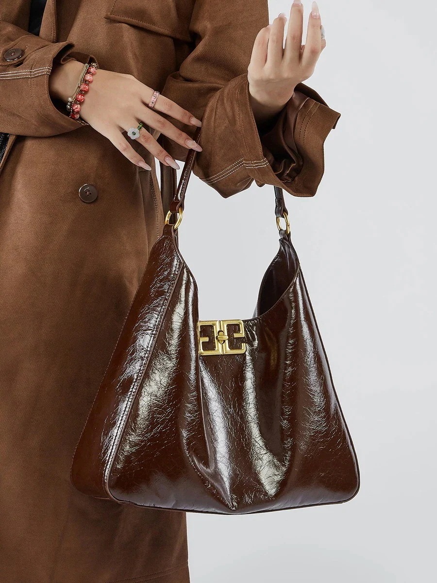 キルティングバッグホーボーバッグ 本革 ショルダーバッグ トートバック 水筒ポーチ 肩掛け 大容量 防水 新作 リュック 手提げバッグ ミニバッグ 気質 おしゃれ 百掛け バックパック高級感 質感 気