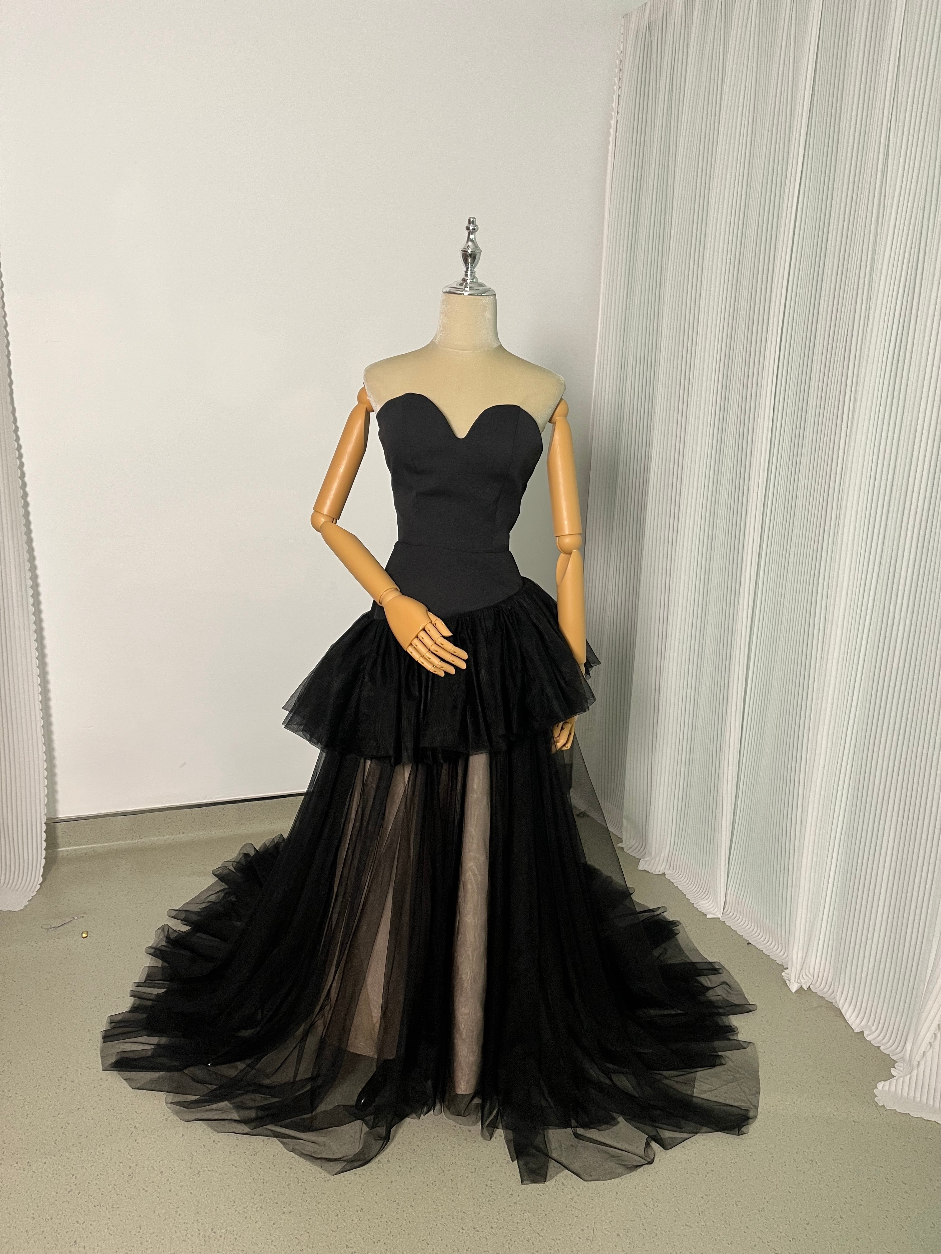 パーティードレス ブラック ベアトップ チュールスカート デザイン感 セクシー 前撮り 30,479円