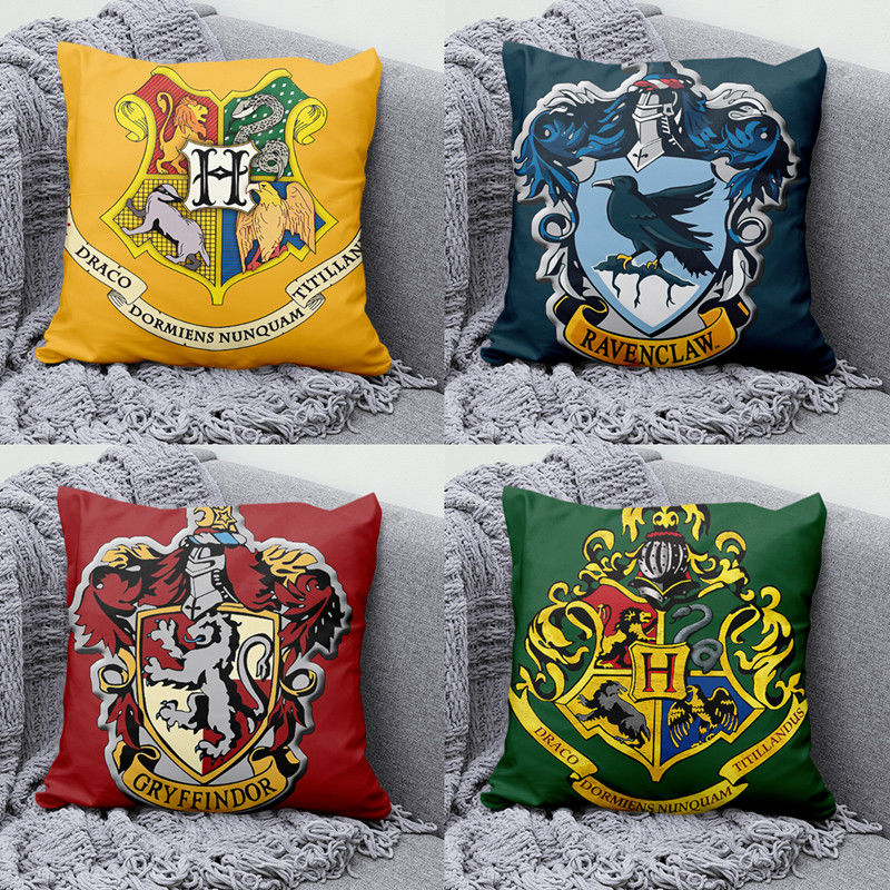 【1つ買うと10つ無料】ハリーポッター カレッジバッジ 枕 ソファ 寮 寝室 クッション リビング クッション 誕生日プレゼント 42,637円