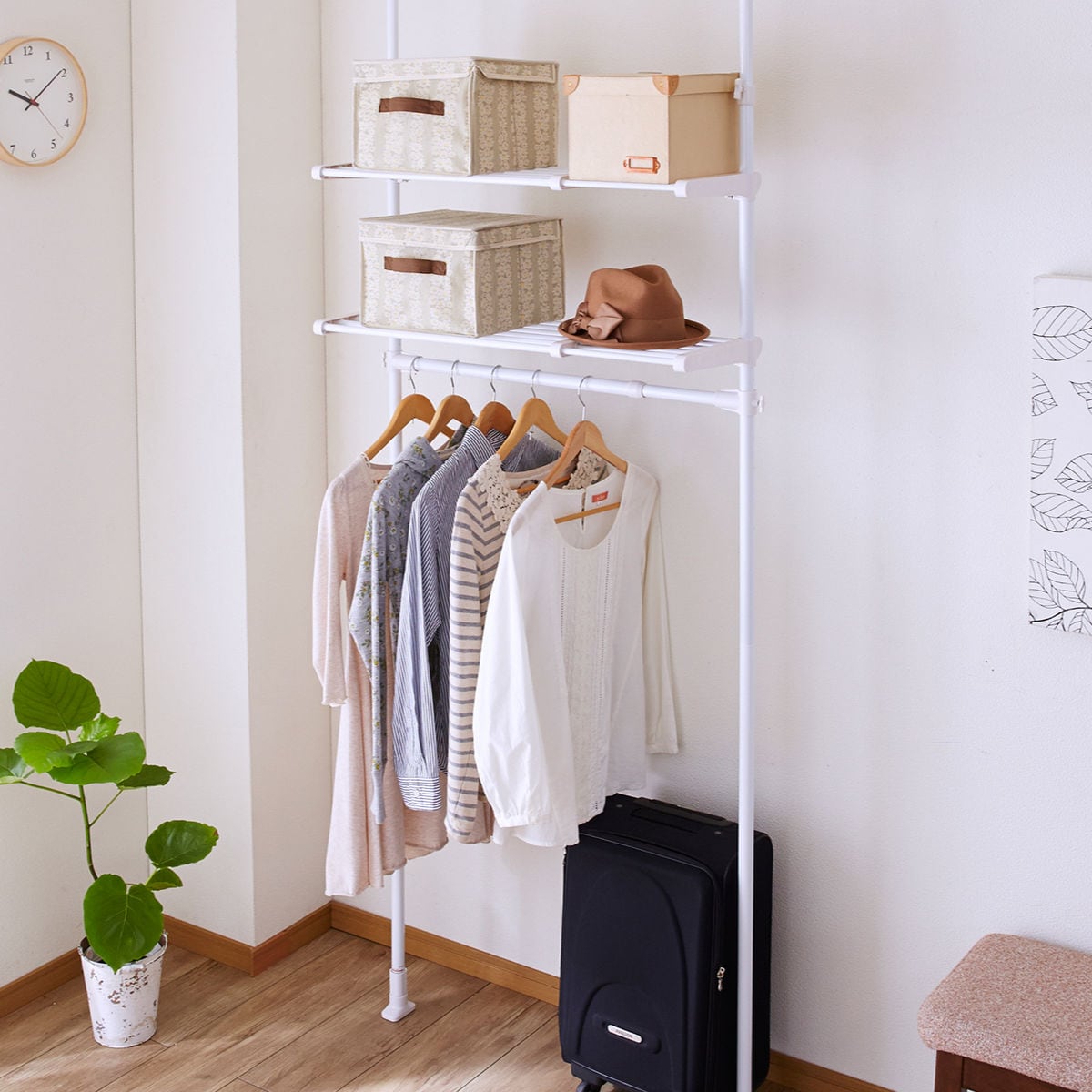 突っ張りラック 突っ張り伸縮2段ラック パイプ付き 収納ラック 服 つっぱり ハンガー スリム 突っ張りラック 洋服掛け 伸縮 クローゼット コートハンガー ハンガーラック パイプハンガー 棚