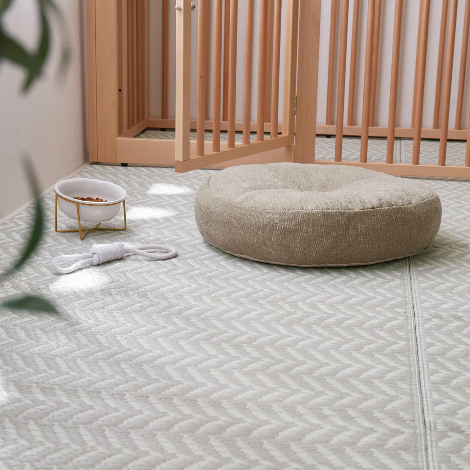 萩原 洗える い草風カーペット 裏貼り パスラッシュ グレー 江戸間6畳 約261X352cm 上敷き ヘリンボーン風 パステルカラー 子供部屋 ペット
