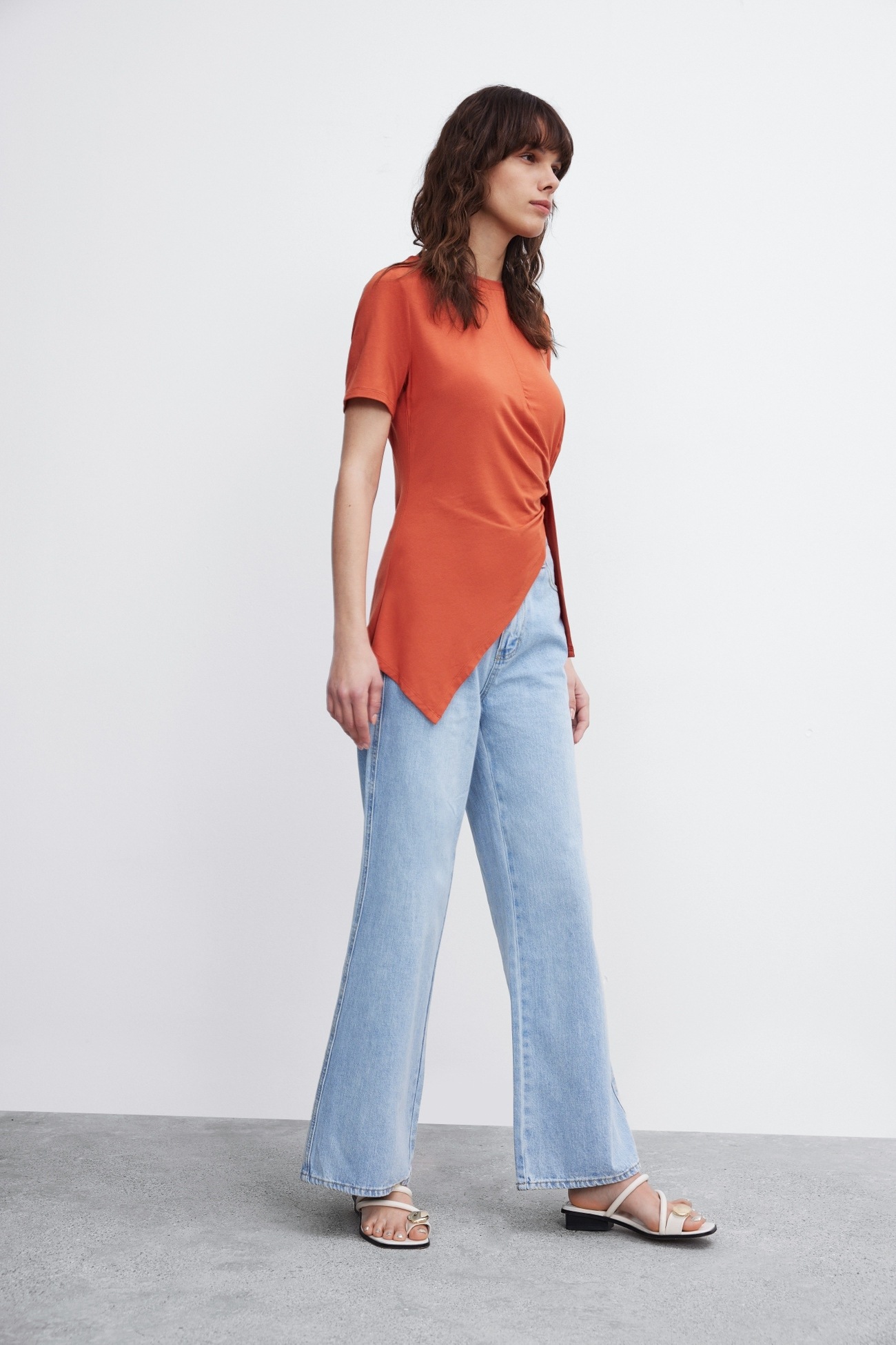 春 夏 婦人服 カジュアル シンプル スリット ドレープ 薄手 Tシャツ ユニークなデザイン ライトブリック S M L トップス シャツ 袖あり 半袖 かわいい 大人可愛い きれいめ シンプル 大人