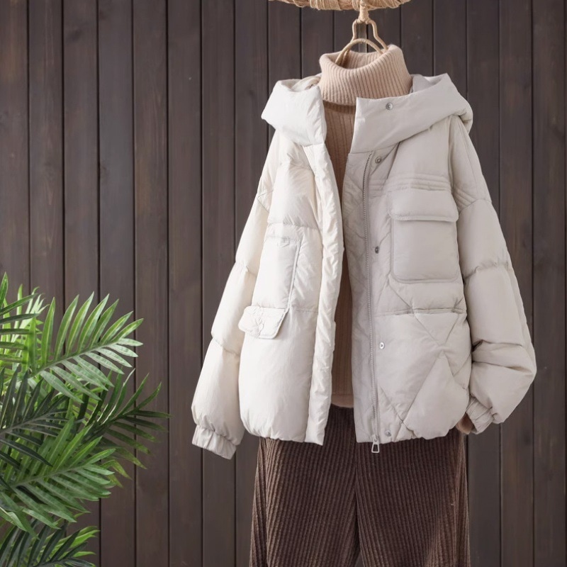 おしゃれな帽子付きダウンジャケット カジュアルな厚手ダウンジャケット