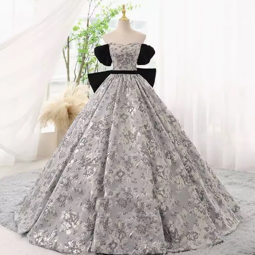 ドレス 衣装 ウエディングドレス 結婚式 披露宴 演奏会ドレス ステージドレス ロング丈 半袖 パフスリーブ 胸元 刺繡 ウエストマーク かわいい 大人可愛い きれいめ シンプル 大人 上品