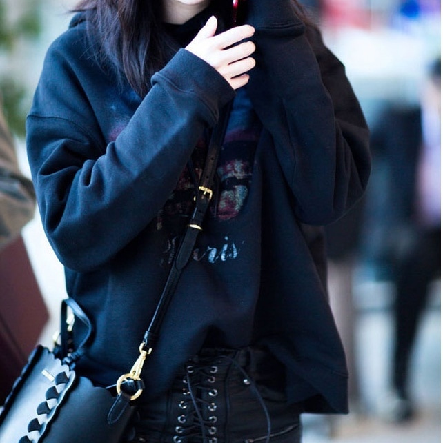 トップス パーカー フーディー 長袖 プルオーバー ミディアム丈 かわいい 大人可愛い きれいめ シンプル 上品 おしゃれ かっこいい カジュアル こなれ感 個性的 主役級 存在感 ラフ ルーズ