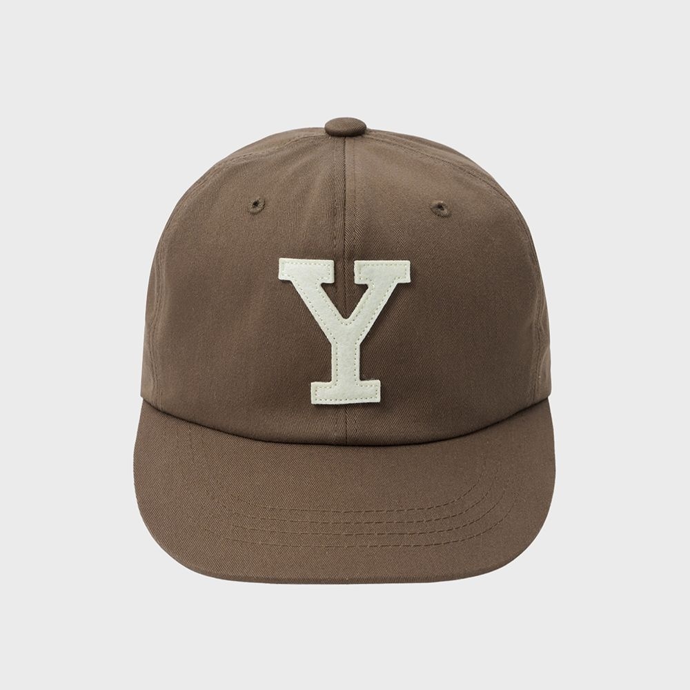 Yale Y ロゴレザーストラップキャップ (ブラウン)