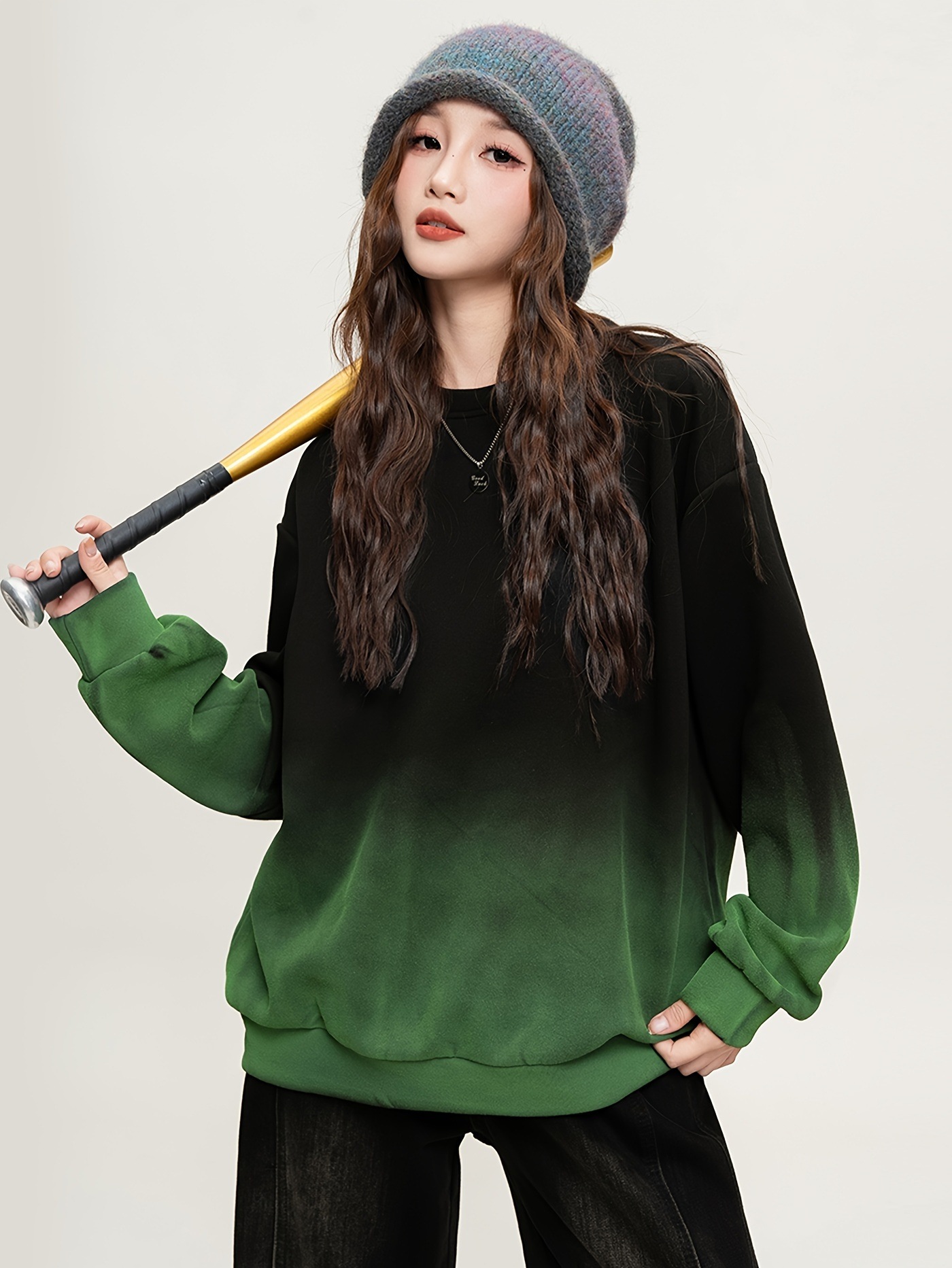 おしゃれなグラデーショングリーンセーター女性用秋冬の定番