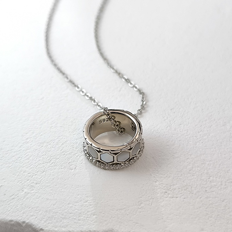 【Silver 925】シェル×ジルコニア六角模様ネックレス