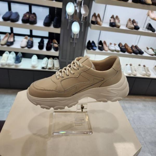 HC10 女性らしいベージュの厚底シューズ LCWS23U61335 (45023268)