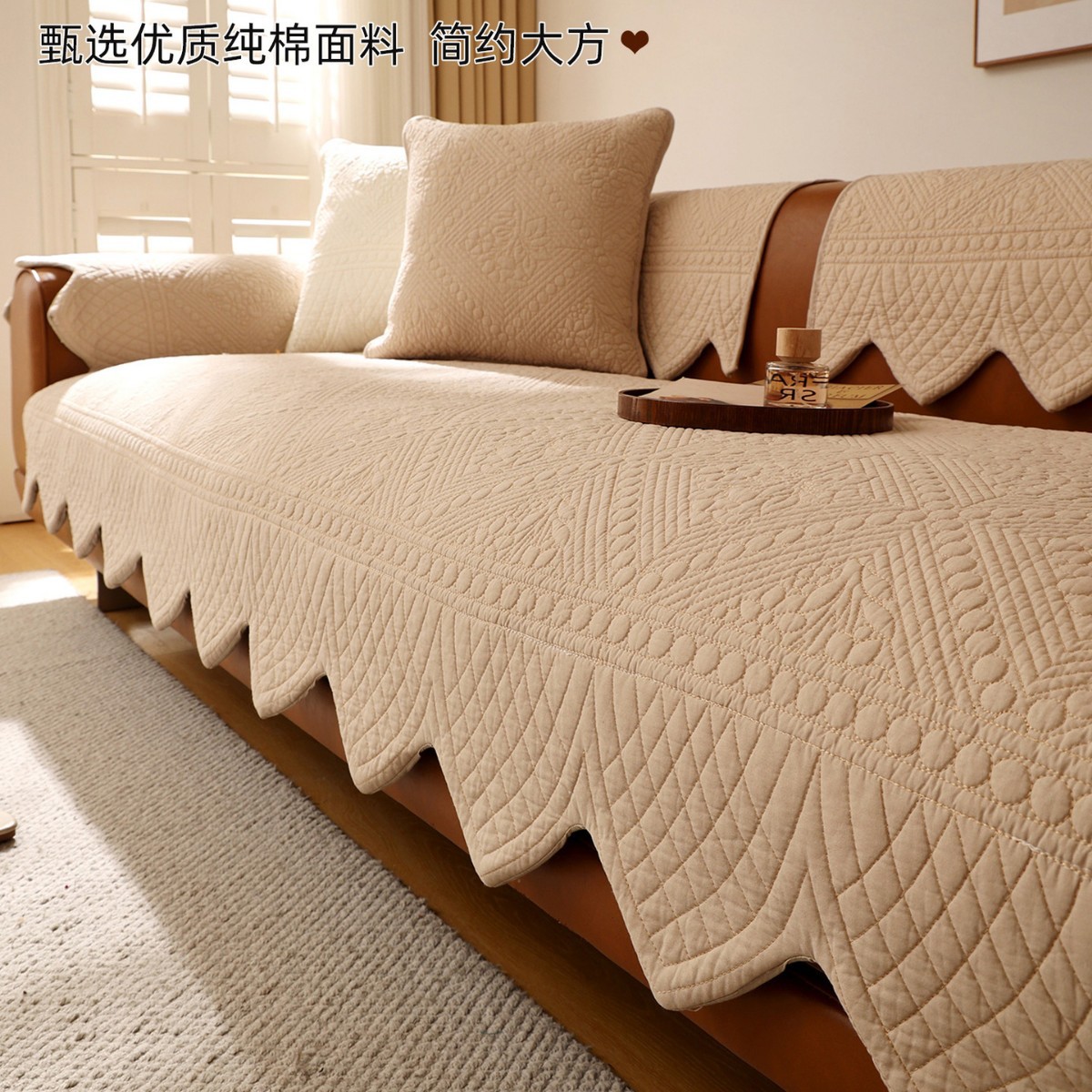 洗浄コットンソファクッションオールシーズンユニバーサルファブリックノンスリップクリームスタイルの革張りの革のソファカバーキルティングシートクッション