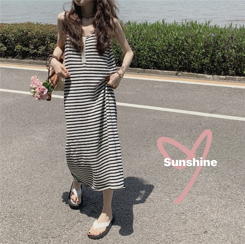 ワンピース マキシ ロング丈 ノースリーブ Uネック 襟なし 細身 ストレート スマート タオル地 フリーサイズ ホワイト 個性的 ボーダー 柄 夏 海 プール リゾート 部屋着 レディース