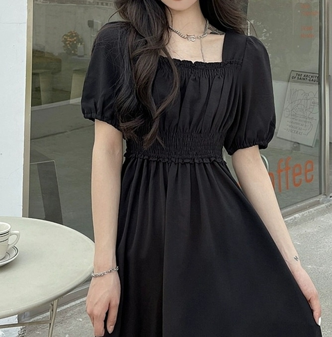 ロングワンピース ドレス スクエアネック フレアワンピース ロング丈 半袖 5分袖 細身 ストレート スマート シフォン ウエストマーク 伸縮性 薄手 かわいい 大人可愛い きれいめ シンプル