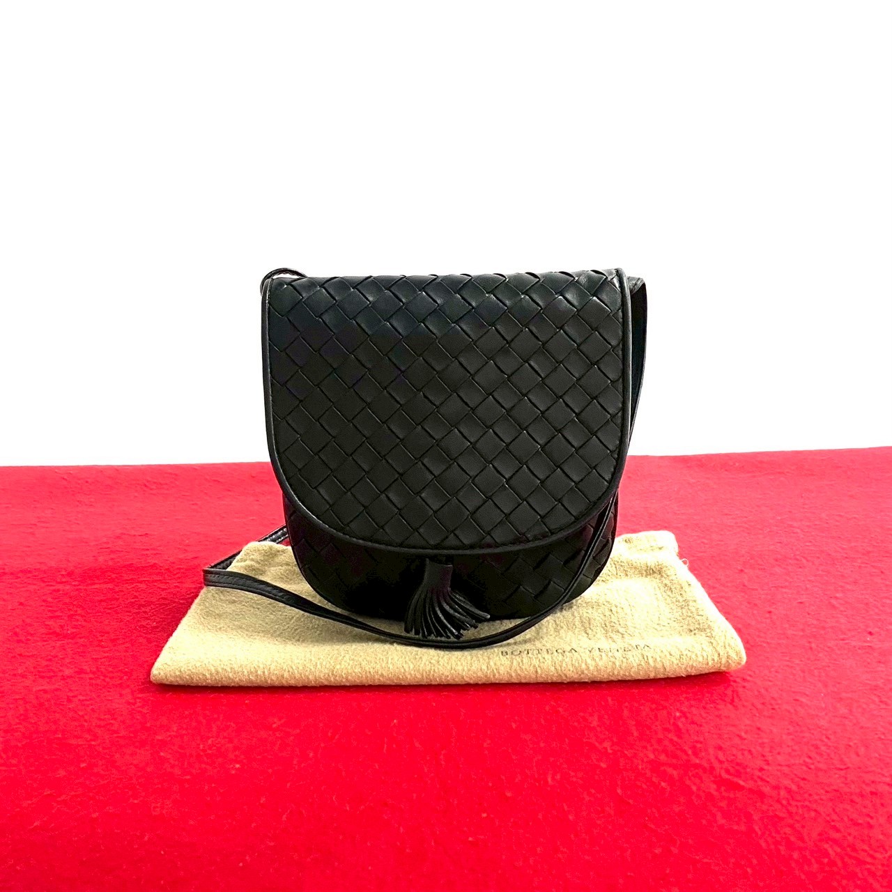 イントレチャート タッセルショルダーバッグ レザー ブラック 34268