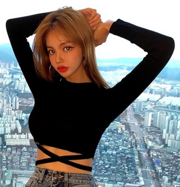 トップス デート モテアイテム カットソー ショート丈 長袖 スリム タイト コットン 可愛い きれいめ 上品 おしゃれ かっこいい 可愛い ラブリー キュート ガーリー クール モード系