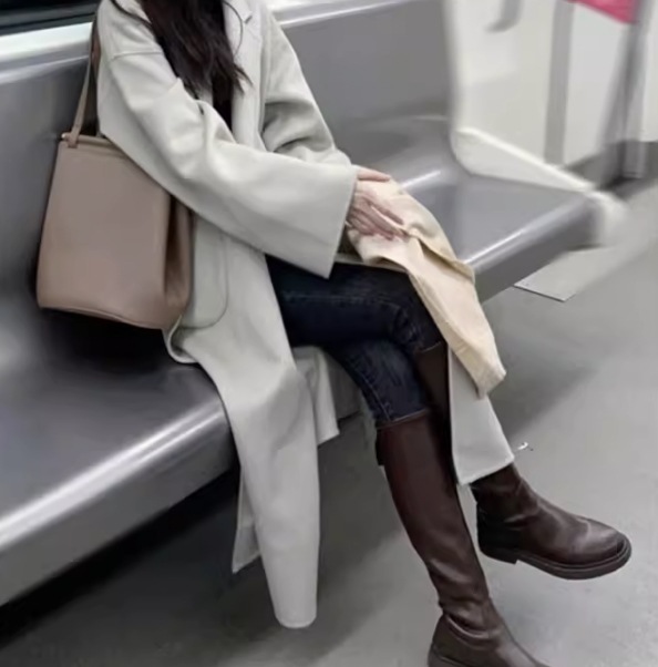 アウター コート 上着 ロング丈 長袖 かわいい 大人可愛い きれいめ シンプル カジュアル 大人 上品 おしゃれ お洒落 大人女子 こなれ感 個性的 主役級 存在感 美容師 メイクアップアーティスト