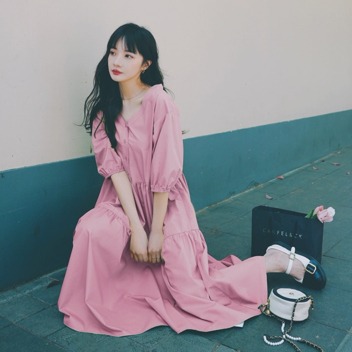 ワンピース ティアードワンピース Aライン 膝下 ミモレ丈 五分袖 半袖 パフスリーブ Vネック リボン バックリボン 無地 大人可愛いシンプル 大人 上品 おしゃれ フェミニン さわやか 7,474円