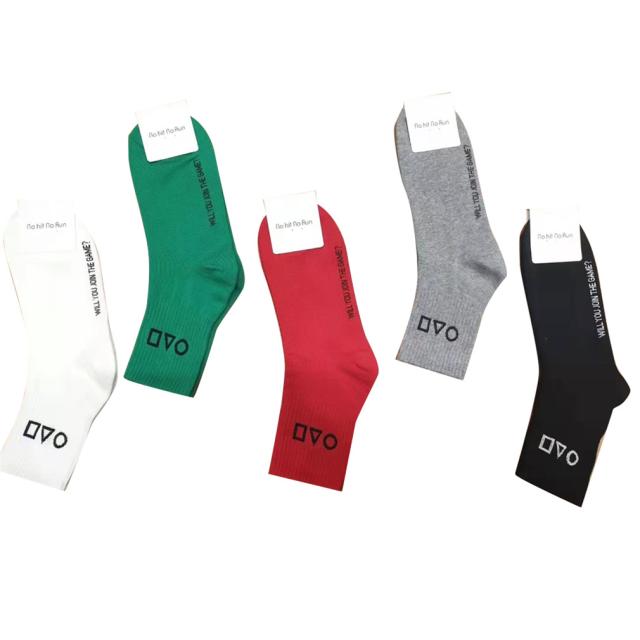 【2点購入で150OFF】【短納期】韓国大人気ドラマイカゲーム Squid Game 靴下　韓流ドラマ 赤い管理者　ダルマさんが転んだ　色とりどりソックス　5足セット　通気性 通学 通勤 可愛い 誕