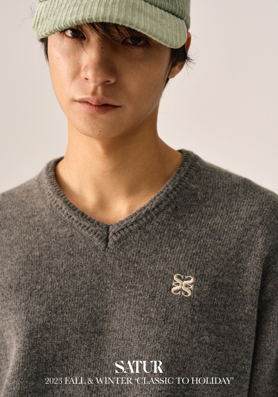 【SATUR】 DUBLIN UNBALANCED V-NECK KNIT : CLASSIC CHARCOAL