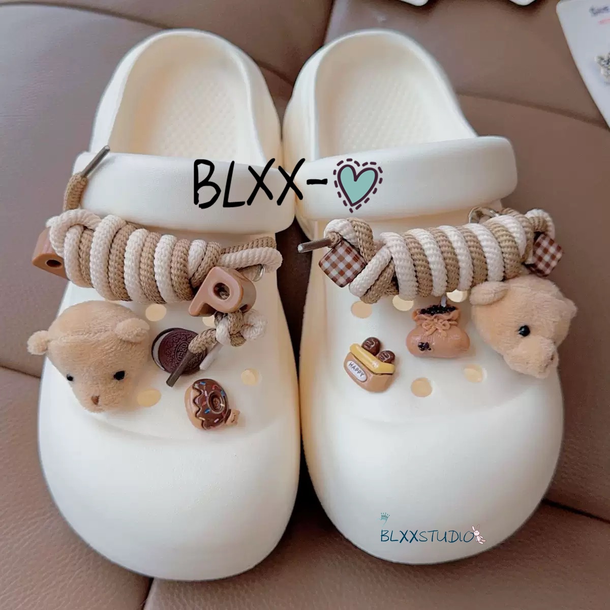 2025-BLXXs DIY独占デザイン限定版ツイスト和菓子ロープ立体クマ洞窟靴アクセサリー様々なホリデーギフトに適しています