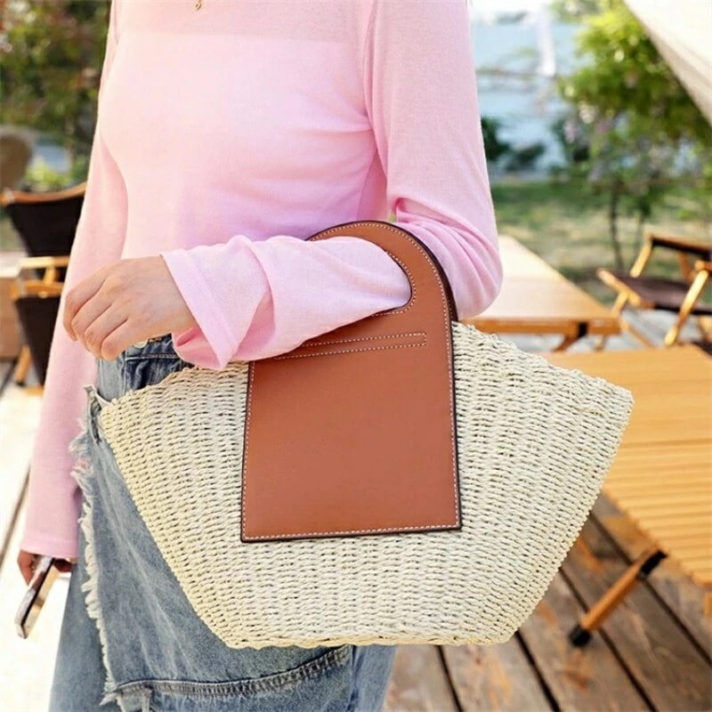 再販未定レディース 夏バッグ おしゃれ トートバッグ 草編み 海 リゾート 麦わら 通勤 大人 かわいい ビーチ 手提げ 旅行 お出かけ 5,013円