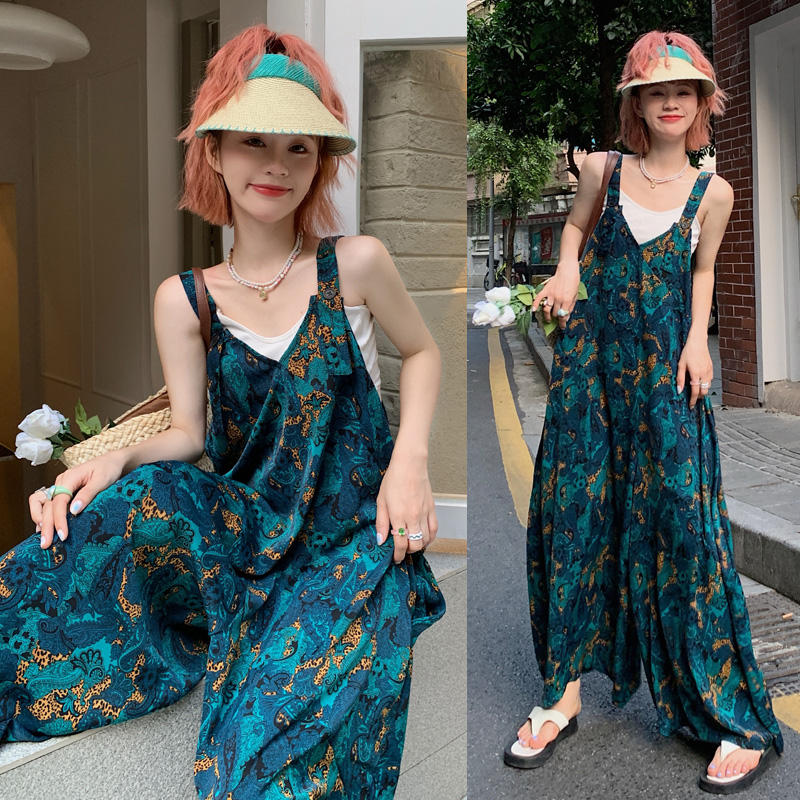 新作 サロペット ゆったりとしたカジュアルで気だるい雰囲気のVネックキャミソールタイツ夏藍風鈴ストラップワイドパンツ 百掛け 着痩せ 4,858円