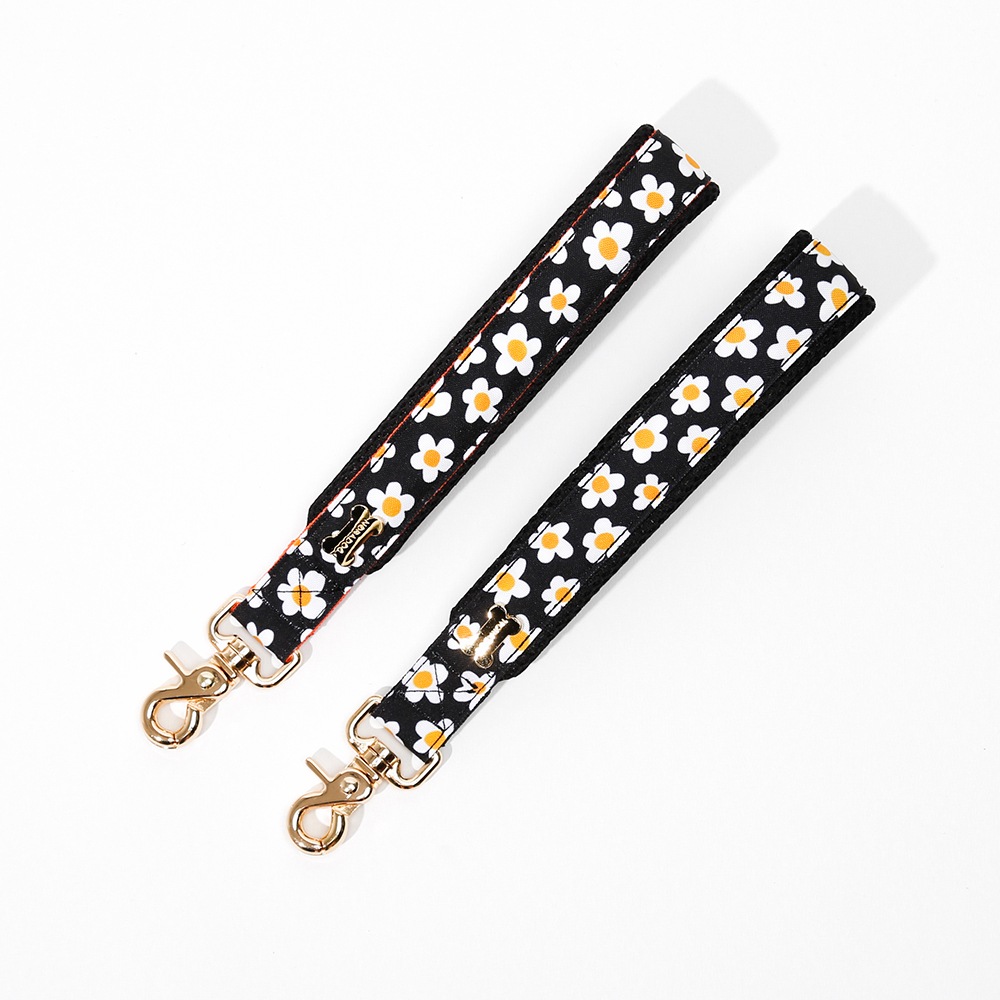 Daisy Short Leash