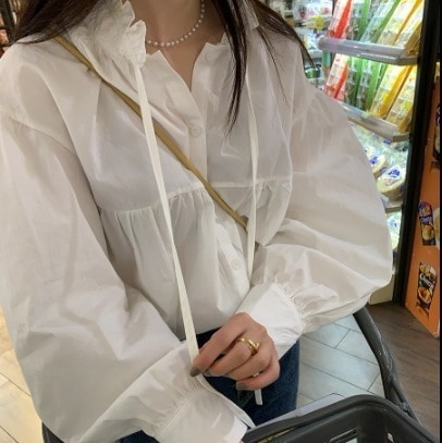 トップス ブラウス 袖あり 長袖 ボリュームスリーブ 襟付き スタンドカラー スリム タイト デザイン ボタン ギャザー オーバーサイズ 美ライン フリル リボン ヴィンテージ風 ニット かわいい