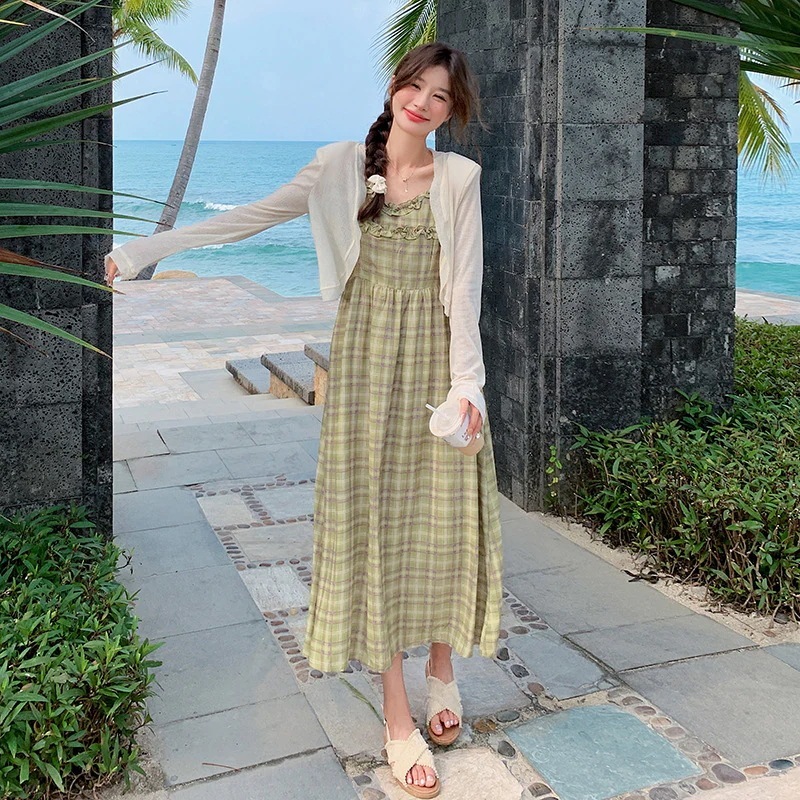 実際の休日スタイルカラフルな格子縞のホルタードレスセット2024新しいニットカーディガンホルタードレス2点セット