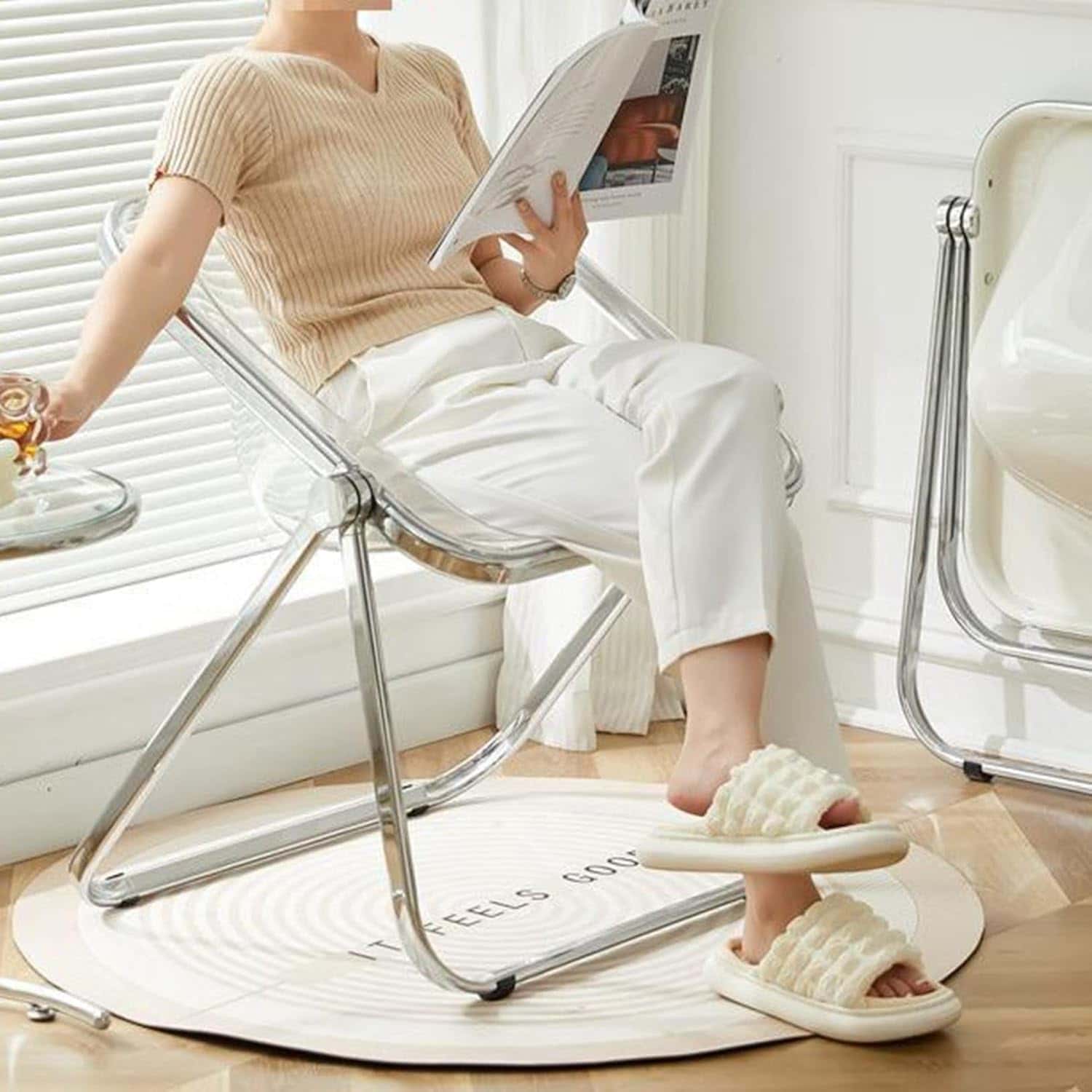 クリアチェア 折りたたみチェア アクリル製 デザインチェア 透明 椅子 家庭用 ダイニングチェア 室内 会議用カフェチェア 省スペース 軽量 安定感 北欧スタイル イエロー ブラック ホワイト グレー