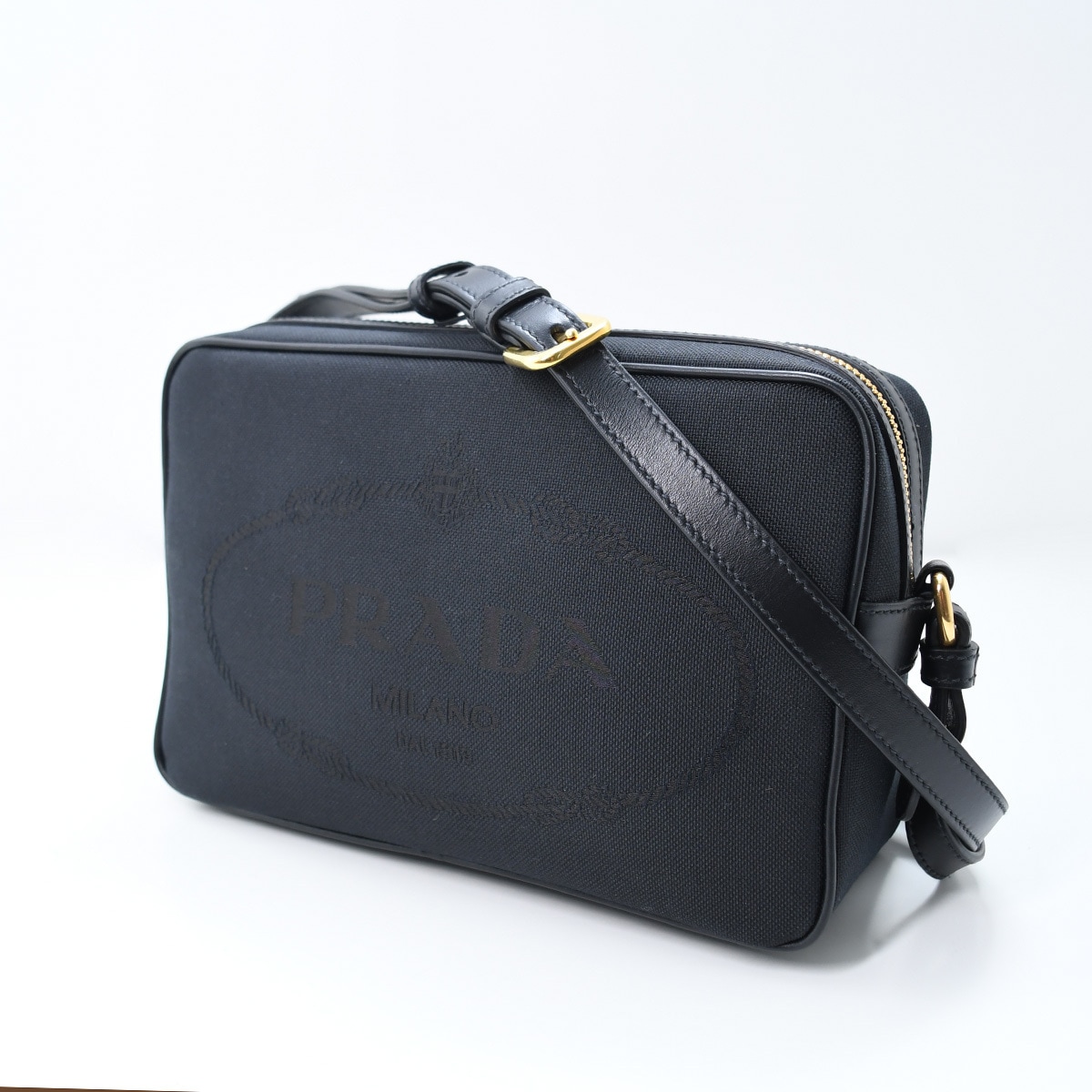 ロゴ ジャガード ナイロン カメラバッグ 1BH089 UCW レディース ブラック ショルダーバッグ 軽量 コンパクト