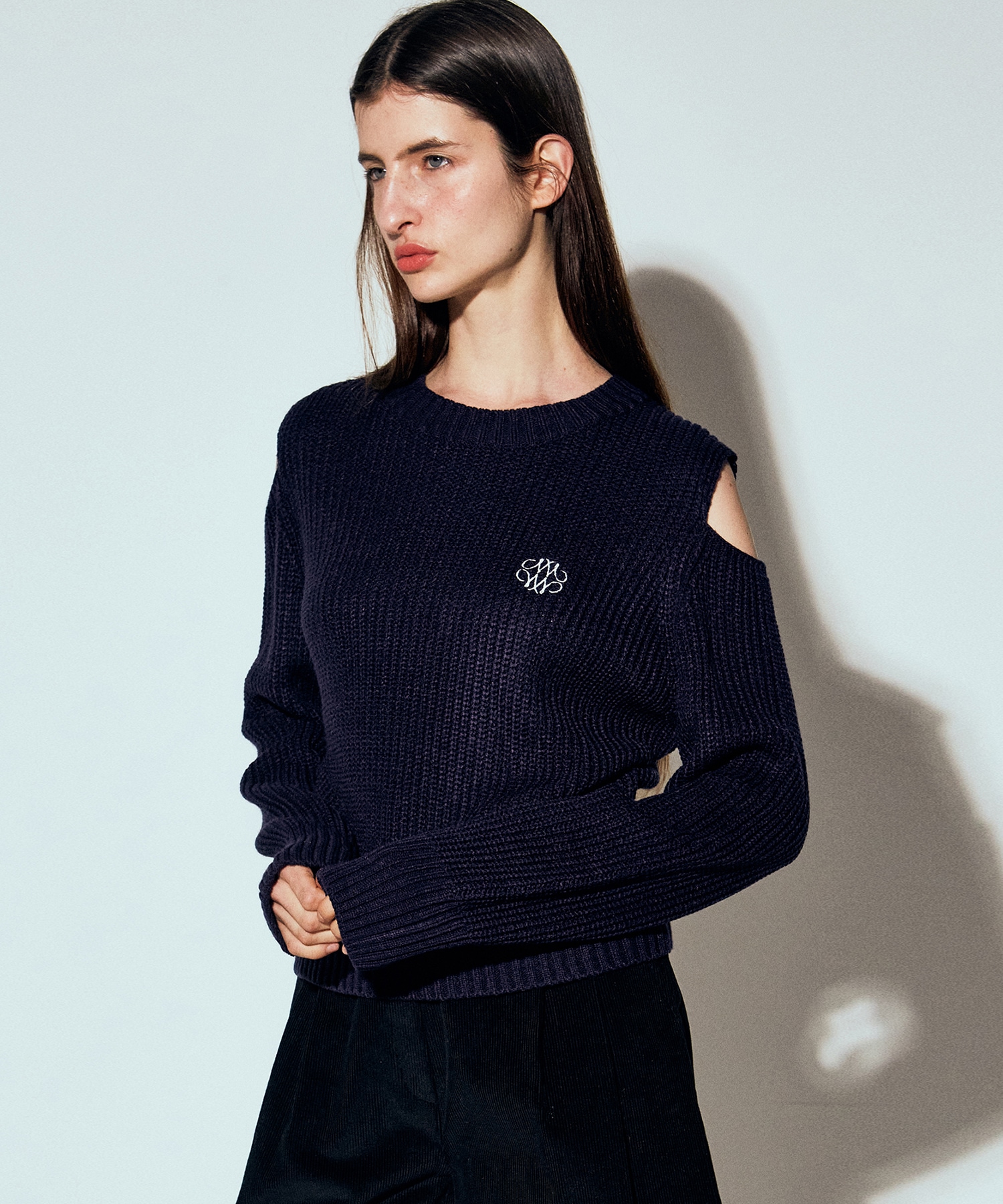 ニック&ニコール・ドゥ・カットアウトニット_ネイビー