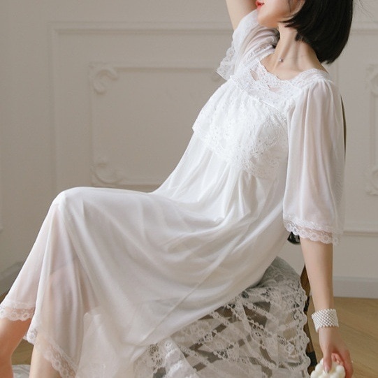 ワンピース 半袖 春夏 きれいめ ルームウェア ナイトウェア Aライン 膝丈 ひざ丈 五分袖 スクエアネック スクエアカラー ストレート Aライン レース フリル 透け感 白 ホワイト 春カラー S