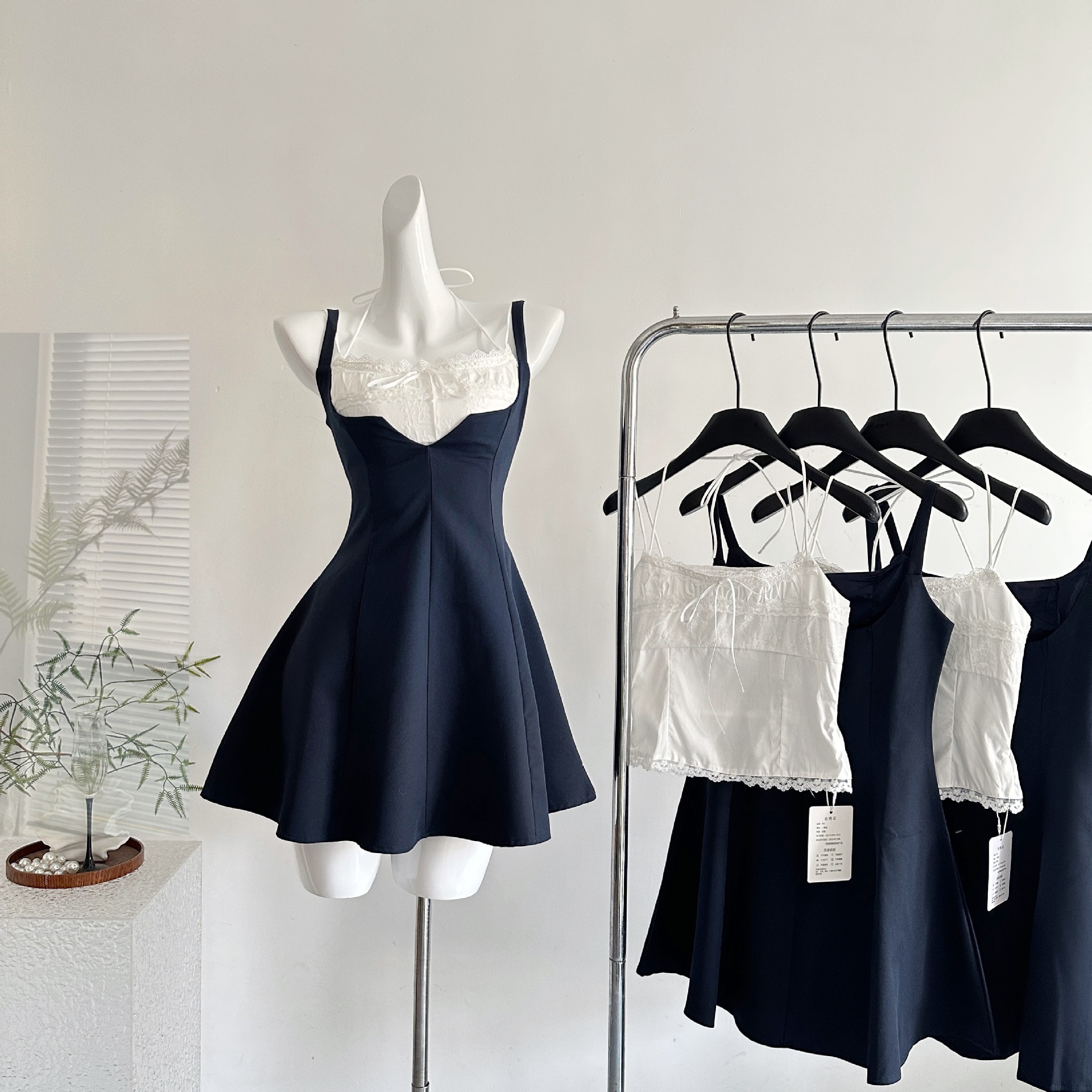 【急速出荷】きれいなお姉さんのフレンチヘボン風雰囲気のキャミソールスカート高級感のあるa字ショートワンピース