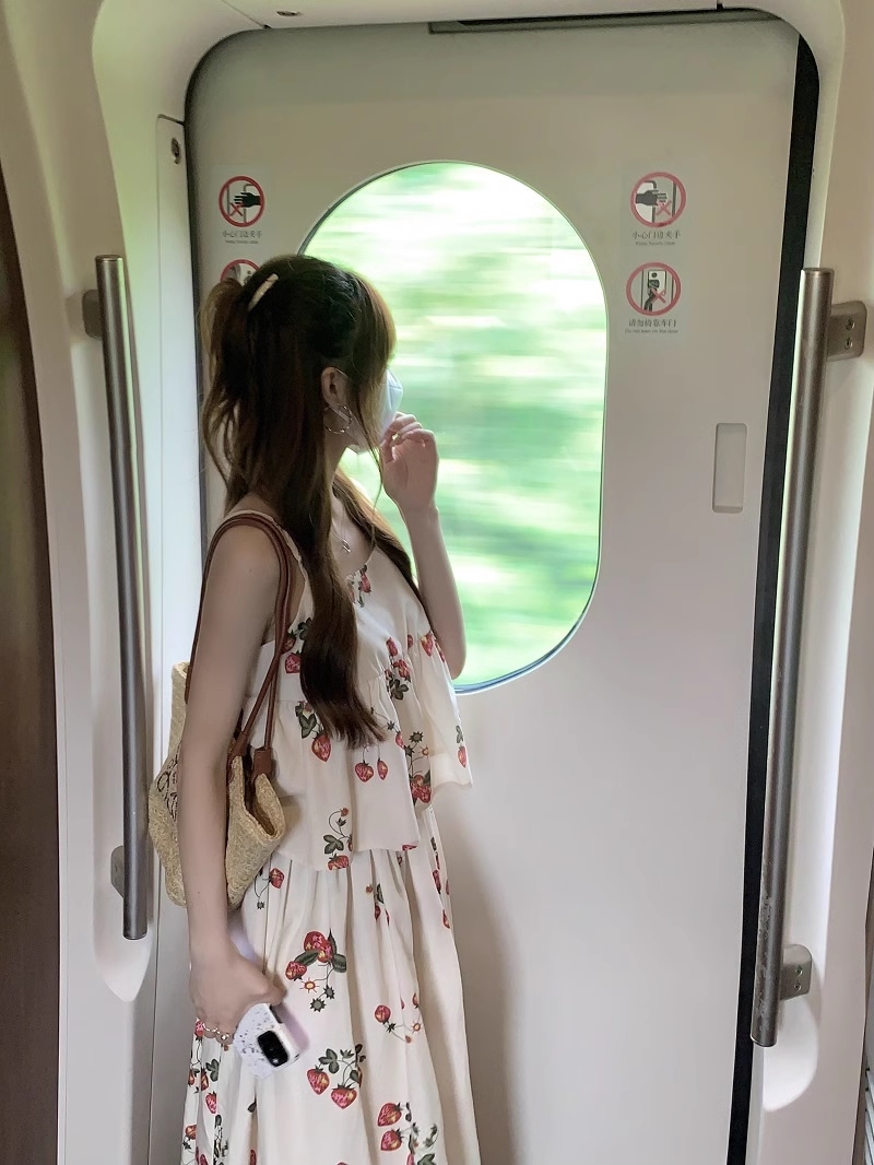 ガールズ 夏 ニッチ デザイン センス ルーズ カジュアル スーツ 個性的 トップス スカート ロング ロング丈 マキシ マキシ丈 袖なし スクエアネック 襟なし 2点セット かわいい 大人可愛い