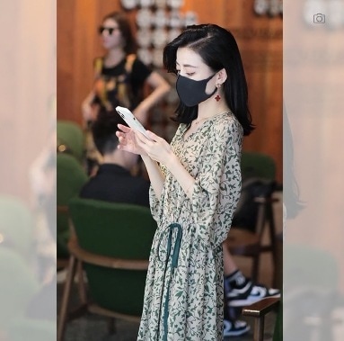 デート モテコーデ ワンピース ひざ丈 膝下 5分袖 五分袖 ボリューム袖 Vネック セミフレア Aライン ウエストリボン 薄手 かわいい 可愛い きれいめ カジュアル 上品 おしゃれ