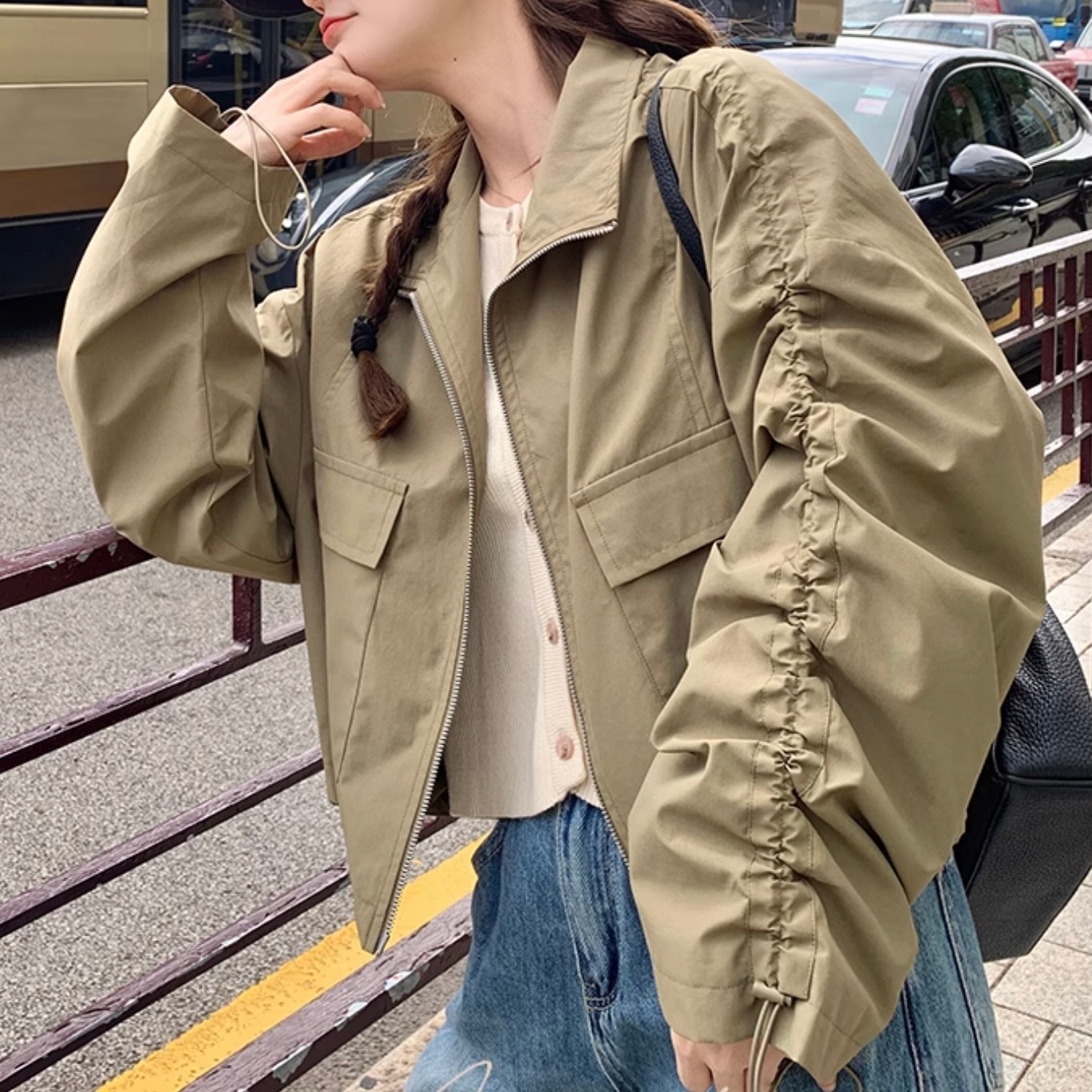 レディース トップス ブルゾン 上着 デート ジャケット シャンパー ミディアム丈 襟なし セミフレア ワイド 切り替えデザイン スマート ポケット 前開き 伸縮性 かわいい 大人可愛い きれいめ 7,681円