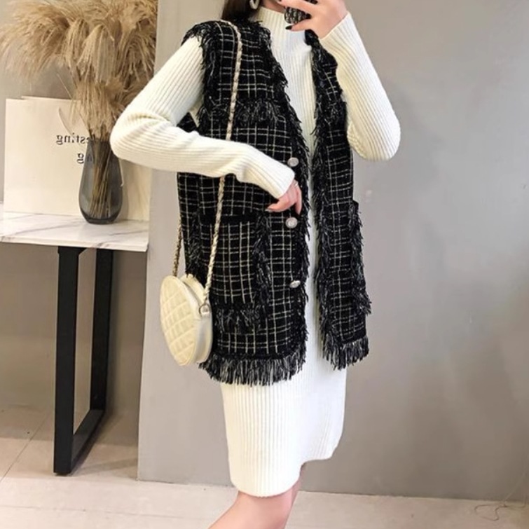 レディース ジャケット ベスト 上着 羽織 前開き 袖なし Vネック 襟なし ノーカラー ワイド もこもこ ポケット ボタン フリンジ かわいい 大人可愛い きれいめ シンプル カジュアル 上品