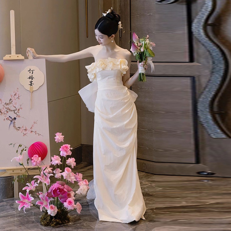 ストラップレスのウェディングドレスサテンスリム旅行写真撮影軽いチュールモーニングガウンドレス花嫁婚約トーストドレスドレスイブニングドレス 5,097円