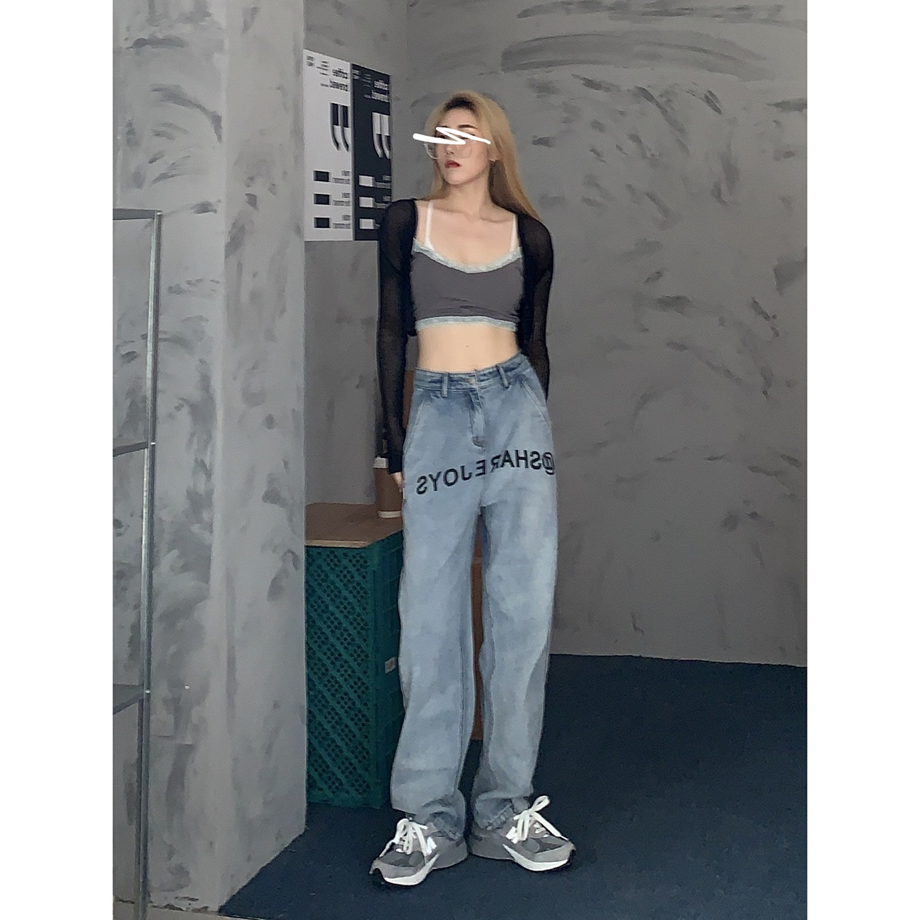 ロゴプリントデニムパンツ ボトムス パンツ デニムパンツ ロング ロング丈 ストレート ハイウエスト デニム かわいい 大人可愛い きれいめ シンプル カジュアル 大人 上品 おしゃれ お洒落