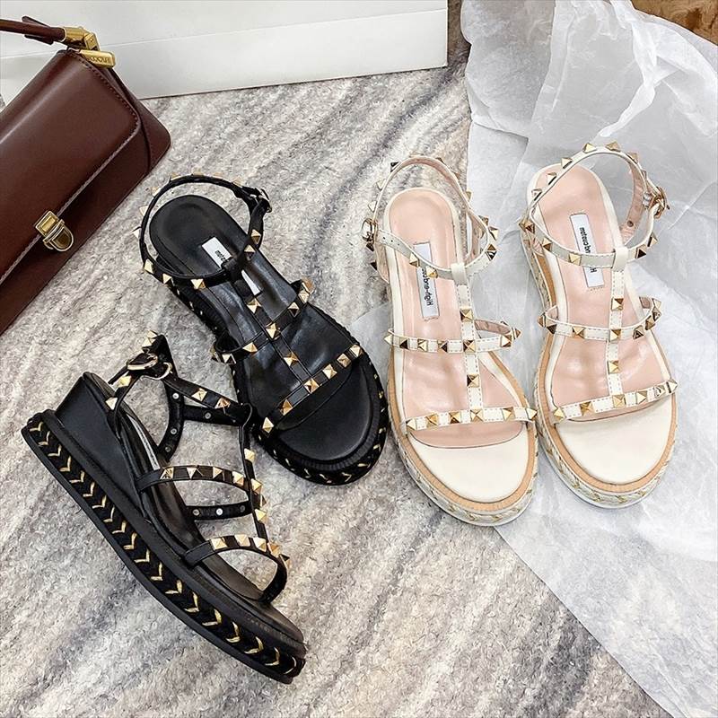 本日のおすすめ 脚長 美脚 ベルト ラウンドトゥ フラット ぺたんこシューズ サンダル レディース 夏 春 個性的 ローヒール ストラップサンダル脚長 美脚脚長 美脚