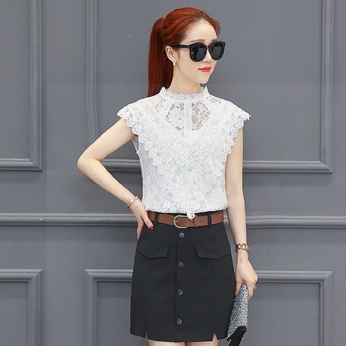 2045.半袖Vラインデザインフリルレーストップス(ホワイト)