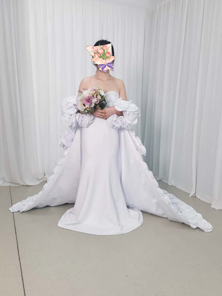 ウエディングドレス オフホワイト バラトレーン 韓国風ドレス 華やかなトレーン 取り外し可能な 結婚式