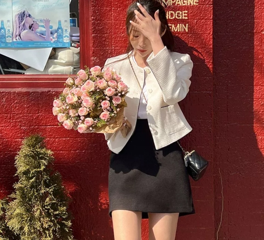 レディース ジャケット 上着 羽織 ショート 長袖 ラウンドネック ノーカラー ストレート ポケット ハイウエスト 前開き 薄手 かわいい 大人可愛い きれいめ シンプル カジュアル 上品 おしゃれ