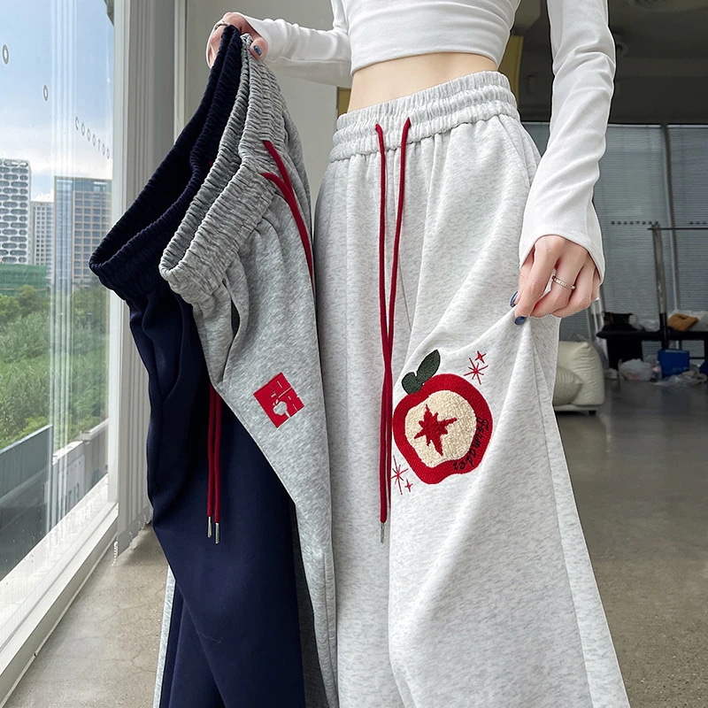 【1点ご購入 で10点プレゼントいたします】韓系刺繍カジュアルスポーツパンツ女性秋のゆるひも引きハイウエストゆったり垂らし感のあるワイドパンツ