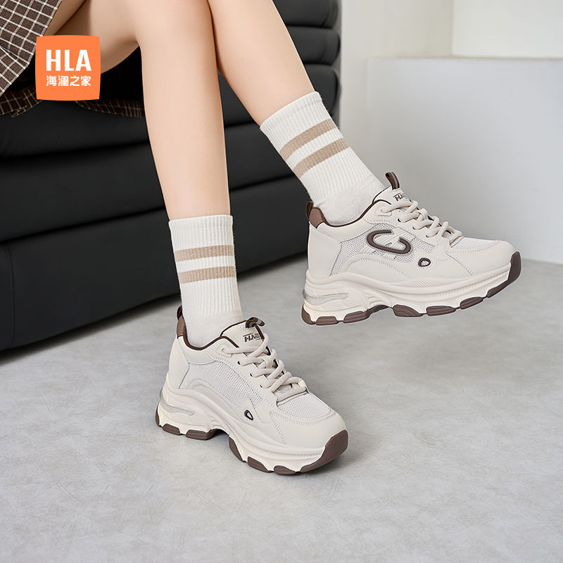 お父さん靴女性通気性スニーカー増加2025春夏新型白靴厚底婦人靴