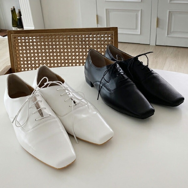オックスフォードシューズ スクエアトゥ レースアップ ローヒール 黒 白 おじ靴 革靴