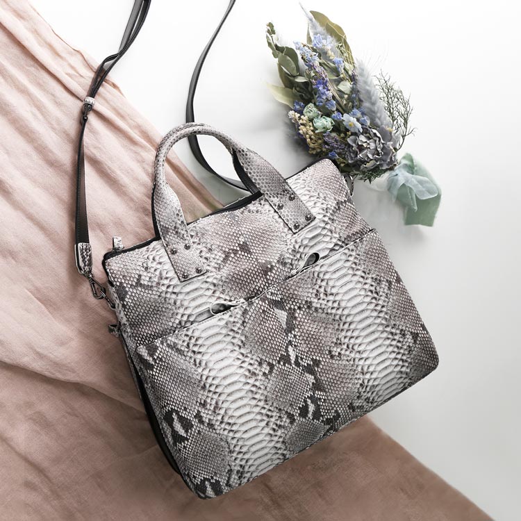ダイヤモンド パイソン トートバッグ レディース 2WAY ショルダーベル付き A4 対応 ブラック/ナチュラルレディースバッグ オフィスカジュアル 通勤バッグ 旅行バッグ 本革 蛇革 プレゼント 母