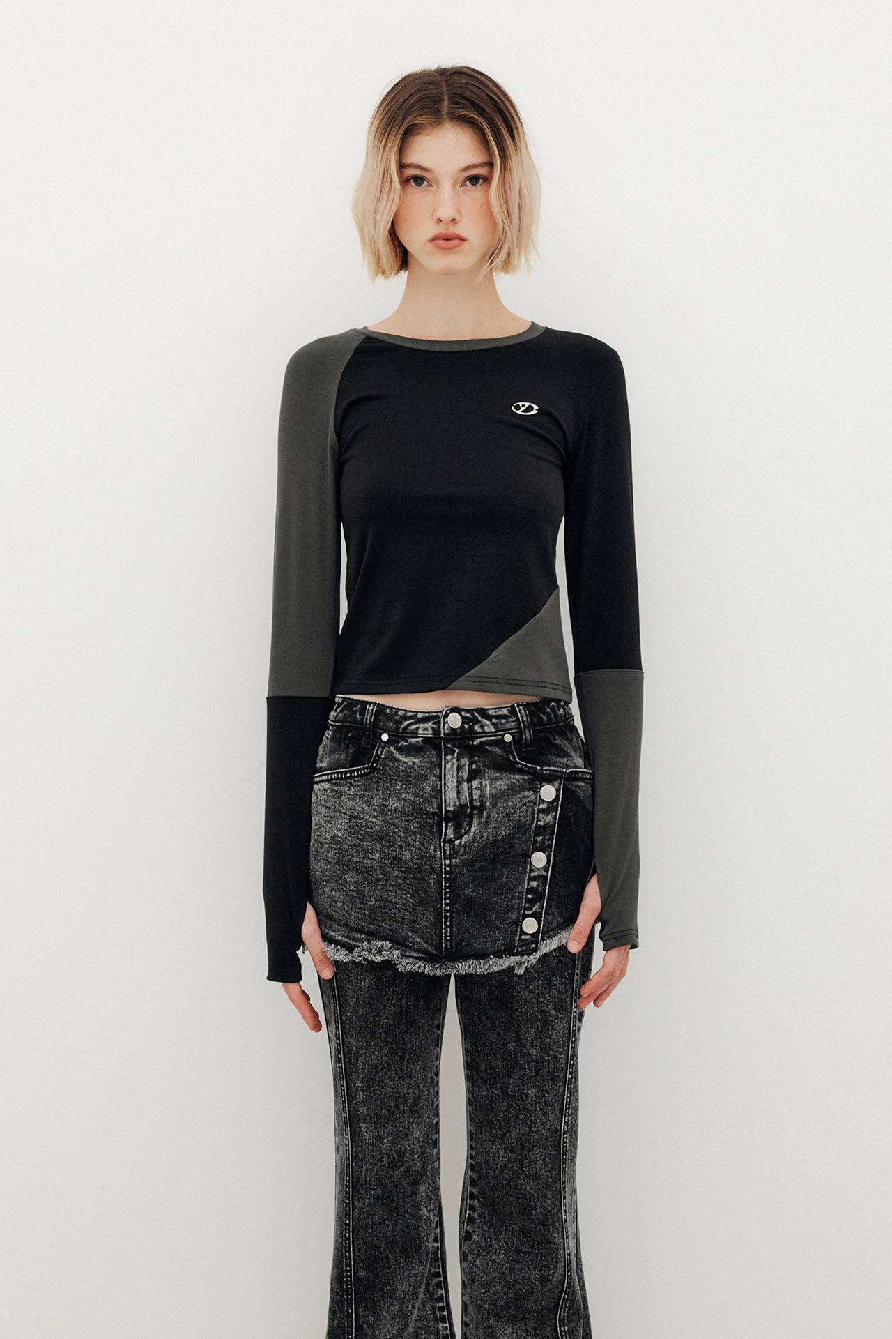 【YUSE】 DIAGONAL COLOR BLOCK LONG SLEEVE T-SHIRT : BLACK/GRAY